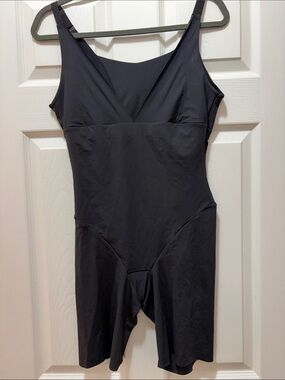 Maidenform Black Athletic Top